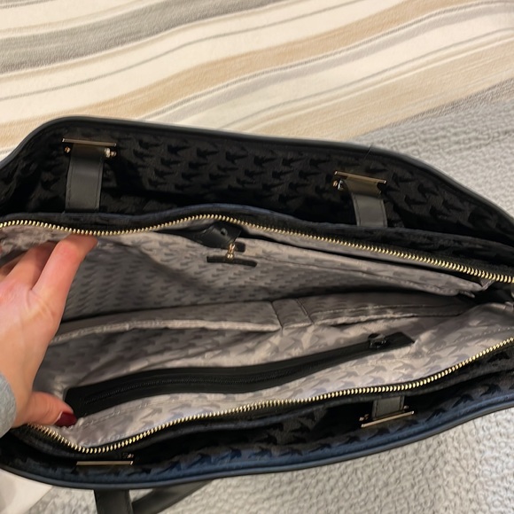 Lo & Sons Seville Shell - Picture 4 of 6